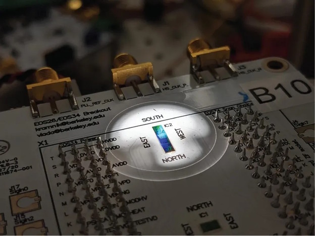 Prvi elektroničko-fotonski kvantni čip Prvi elektroničko-fotonski kvantni čip