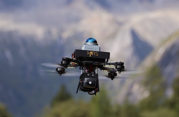 VIDEO: Brz i siguran dron u nepoznatim okruženjima VIDEO: Brz i siguran dron u nepoznatim okruženjima