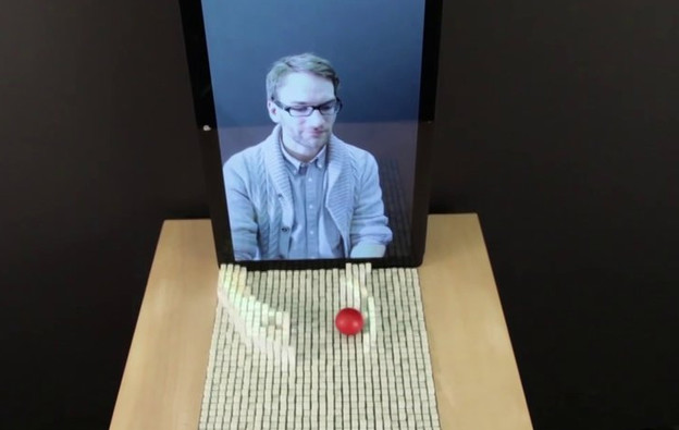 VIDEO: Ekran s fizičkim 3D prikazom VIDEO: Ekran s fizičkim 3D prikazom