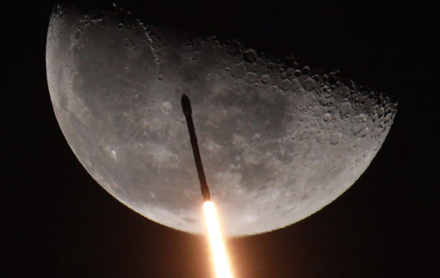 VIDEO: Fotograf snimio let Falcona 9 preko Mjeseca