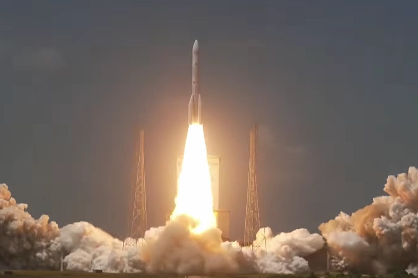 VIDEO: Lansirana Ariane 6 raketa s 4 boostera