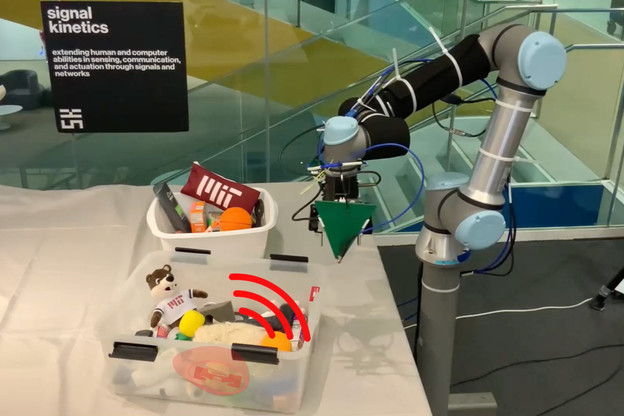 VIDEO: Robot koji pronalazi izgubljene stvari VIDEO: Robot koji pronalazi izgubljene stvari