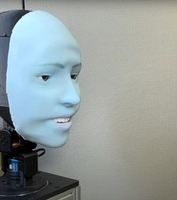 VIDEO: Robot prepoznaje smiješak prije nego se nasmiješite