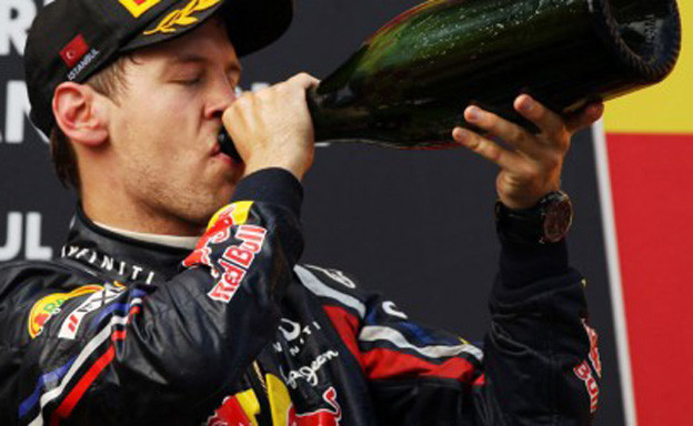 Vettel prekršio zakon pijenjem alkohola na podiju