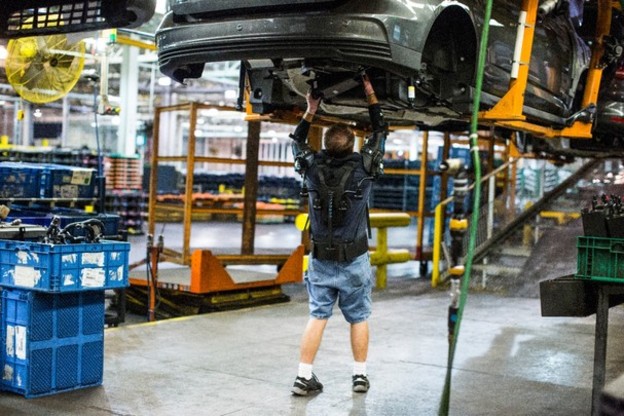 Ford spreman za uvođenje egzoskleta u sve tvornice Ford spreman za uvođenje egzoskleta u sve tvornice