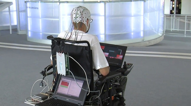 Invalidska kolica upravljana mozgom