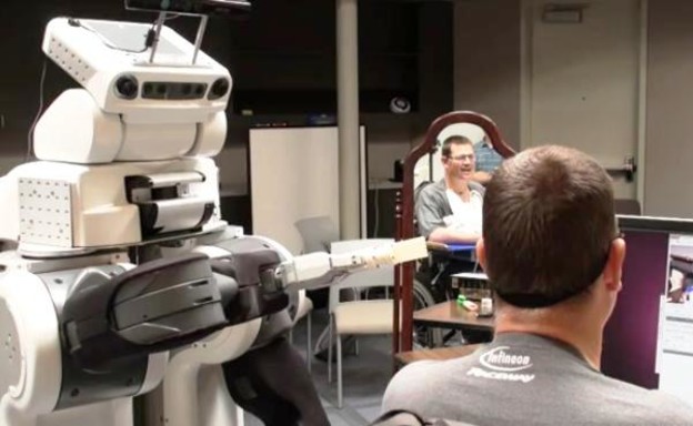 Robot kao ispomoć nepokretnim osobama Robot kao ispomoć nepokretnim osobama