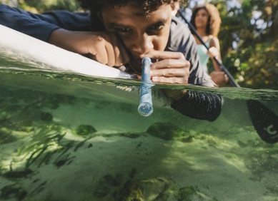 Slamka za preživljavanje filtrira vodu