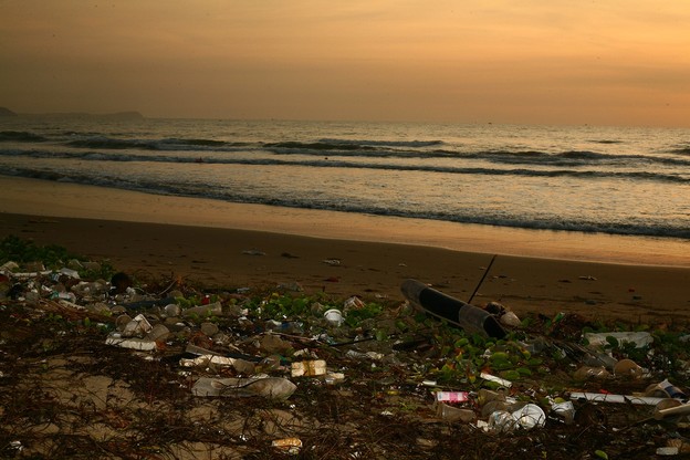 U ljudskom krvotoku otkrivene čestice plastike U ljudskom krvotoku otkrivene čestice plastike
